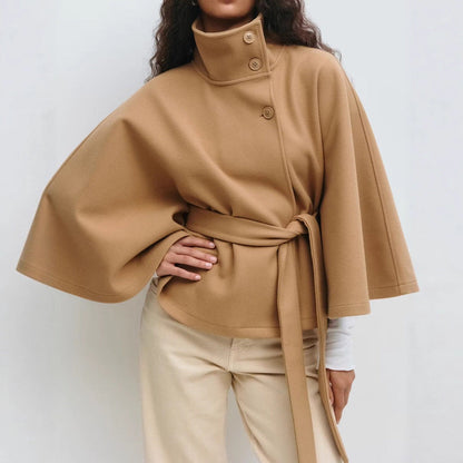 Manteau chauve-souris à col montant